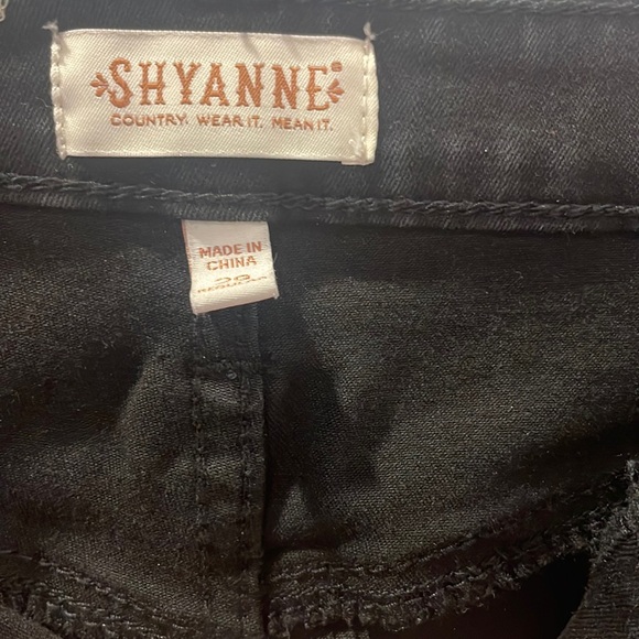 Shyanne Black Jean Pants - Picture 2 of 3